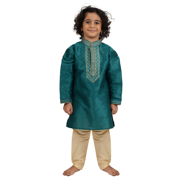 Art Silk Embroidered Kurta in Green