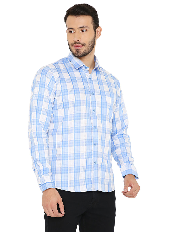 Slim Fit Checkered Shirt in Blue with a modern cut and soft texture, combining value and style for everyday wear.