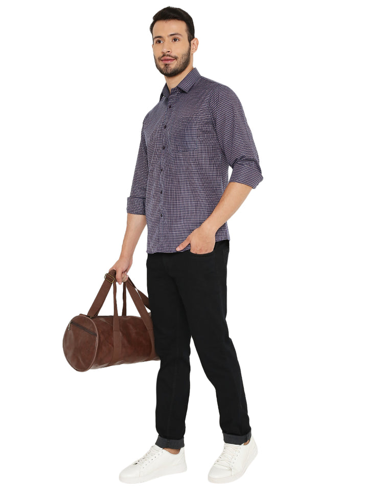 Full outfit with Slim Fit Checked Shirt - Dark Blue paired with black pants and white sneakers, perfect for smart casual looks.
